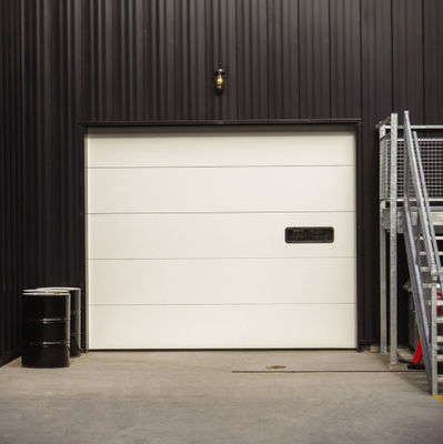 उच्च टिकाऊ औद्योगिक सेक्शनल ओवरहेड दरवाजा डबल लेयर स्टील प्लेट थोक आर्थिक बड़े आकार का इंसुलेटेड दरवाजा