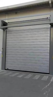 आईपी ​​54 सुरक्षा वर्ग 0.20 मीटर / दूसरा गैल्वेनाइज्ड औद्योगिक इन्सुलेटेड सेक्शनल दरवाजे