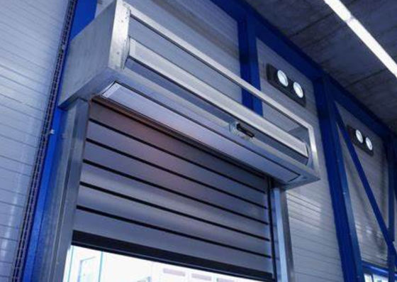 रैपिड एक्सटीरियर एल्यूमीनियम फास्ट एक्टिंग हाई स्पीड 380V 50hz इंडस्ट्रियल रिमोट कंट्रोल ओपनिंग स्पीड 0.8m/s