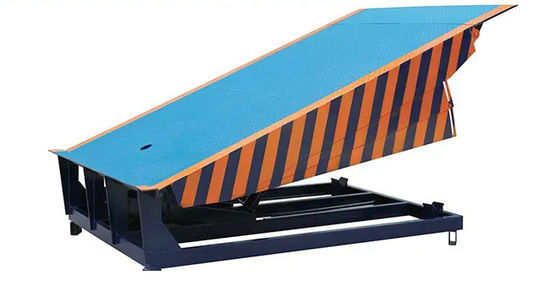 भारी ड्यूटी कार्यशाला स्वचालित डॉक प्लेट डॉक डोर लेवलर्स 25000-40000LBS क्षमता डॉक संचालन के लिए सुरक्षित डिजाइन