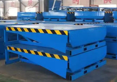 25000-40000LBS सुरक्षित डिजाइन डॉक डोर लेवलर्स कार्यशाला स्वचालित डॉक प्लेट अनुकूलन योग्य होंठ लंबाई यांत्रिक डिजाइन
