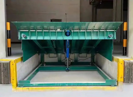 मैकेनिकल डॉक डोर लेवलर्स कार्यशाला स्वचालित डॉक प्लेट 25000-40000LBS सुरक्षित