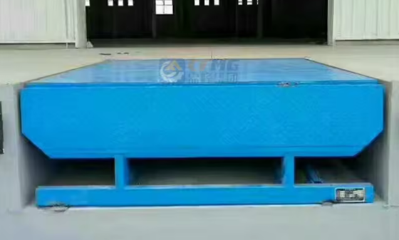 हैंडहेल्ड रिमोट कंट्रोल डॉक डोर लेवलर्स वर्कशॉप ऑटोमैटिक डॉक प्लेट डॉक डोर लेवलर्स 25000-40000LBS सुरक्षित डिजाइन क्षमता 10