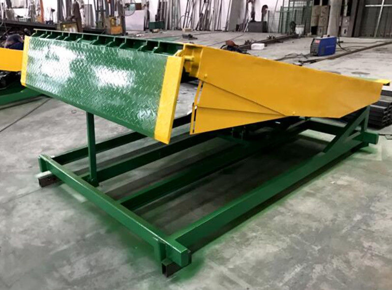 मैकेनिकल डॉक दरवाजे लेवलर कार्यशाला स्वचालित डॉक प्लेट 25000-40000LBS सुरक्षित डिजाइन क्षमता