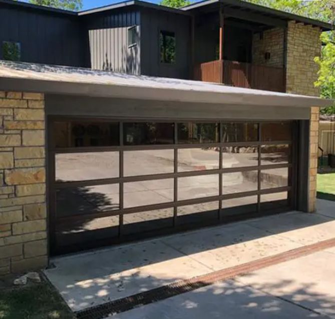 जलरोधक वर्ग 3 पारदर्शी कांच उत्कृष्ट हवा प्रतिरोध औद्योगिक ओवरहेड मजबूत अनुभागीय गैराज दरवाजा मैनुअल या स्वचालित के साथ